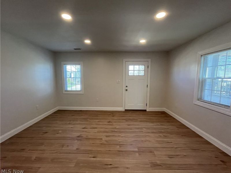 13325 Carrington Avenue, Cleveland, OH 44135 Photo 4