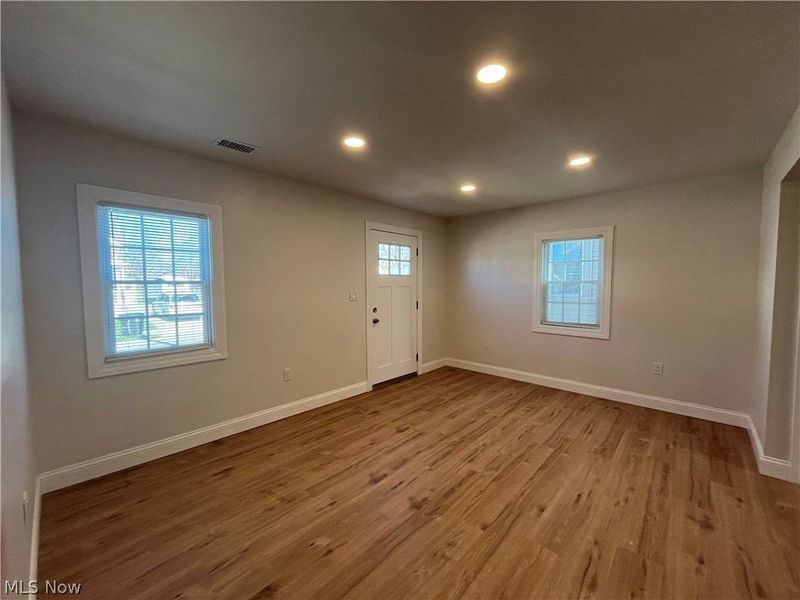 13325 Carrington Avenue, Cleveland, OH 44135 Photo 8