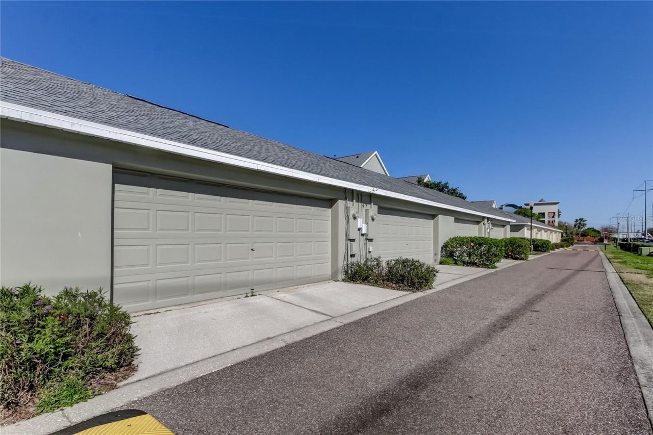 10019 Bradwell Place, Tampa, FL 33626 Photo