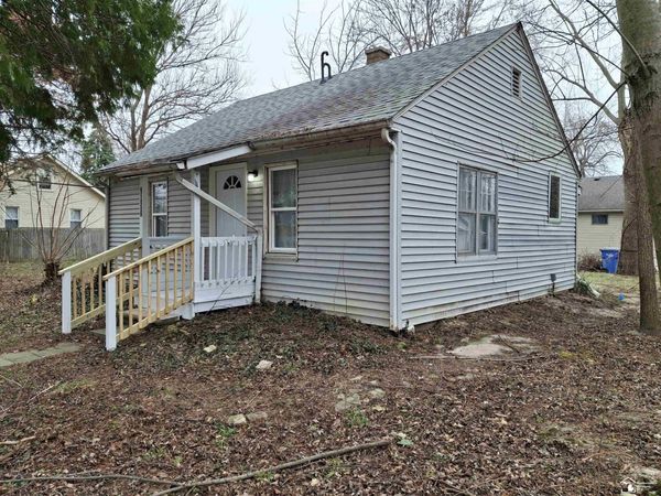 2052 Pleasantview Street, Monroe, MI 48162