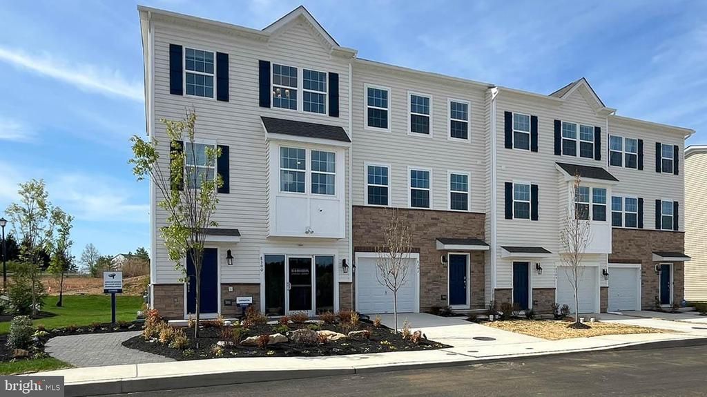 215 INDEPENDENCE COURT , SELLERSVILLE, PA 18960