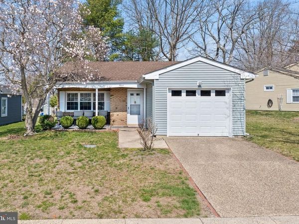 11 BUCKINGHAM DRIVE, SOUTHAMPTON, NJ 08088