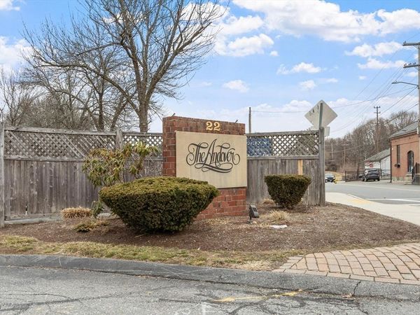 22 Railroad St, Unit 504, Andover, MA 01810
