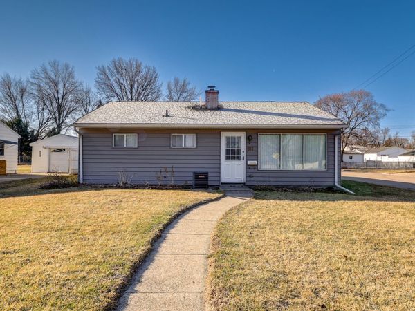 811 W 19th Street , Sterling, IL 61081