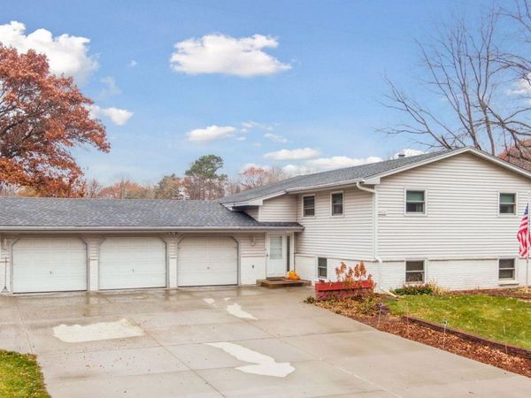 18922 Yalta Street NE, East Bethel, MN 55092