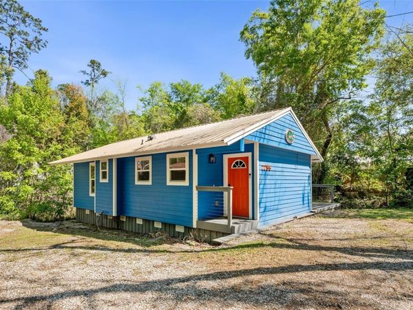 2256 W UNIVERSITY AVENUE, GAINESVILLE, FL 32603