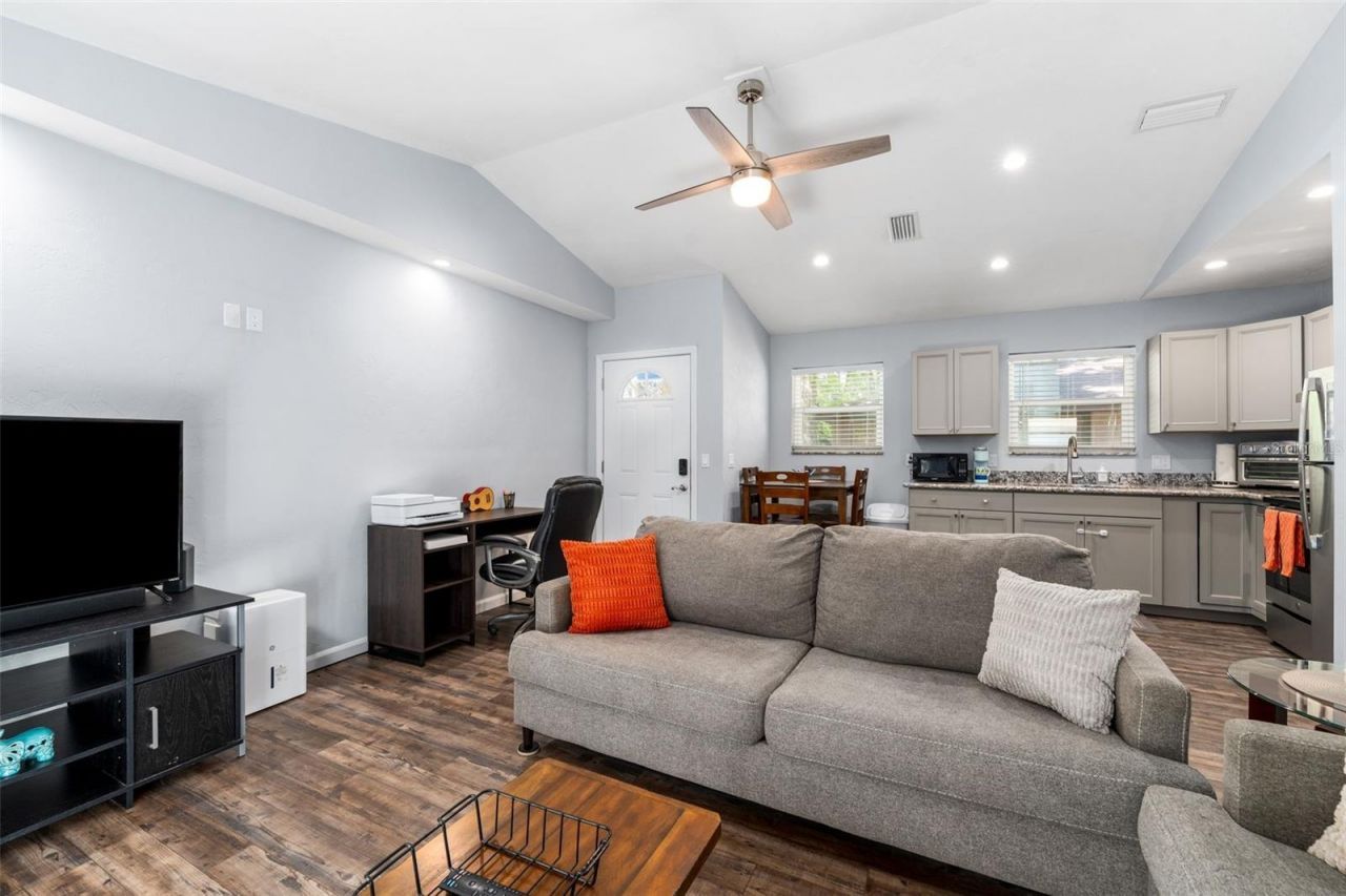 2256 W University Avenue, Gainesville, FL 32603 Photo