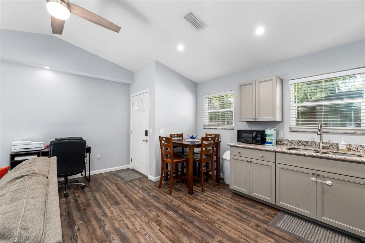 2256 W University Avenue, Gainesville, FL 32603 Photo