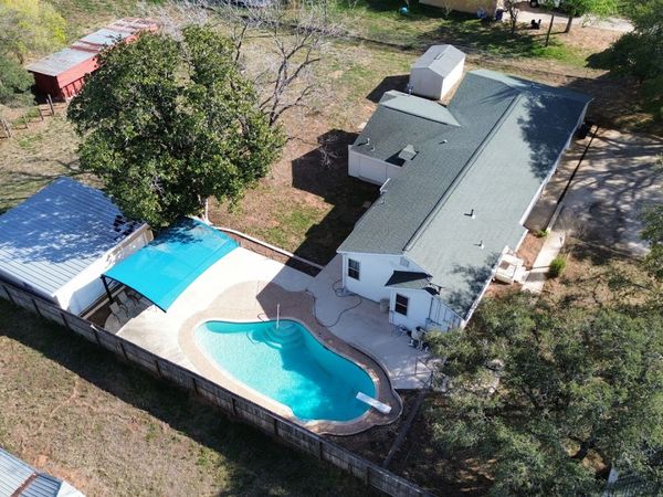 6730 E Loop 1604 S, Adkins, TX 78101