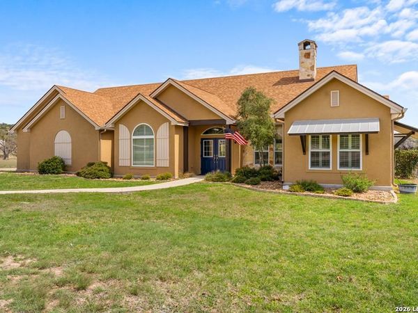 221 Cypress Estates PKWY, Ingram, TX 78025