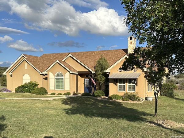 221 Cypress Estates PKWY, Ingram, TX 78025