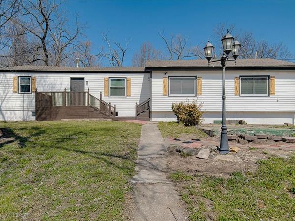 231 Springdale Avenue, Bonner Springs, KS 66012