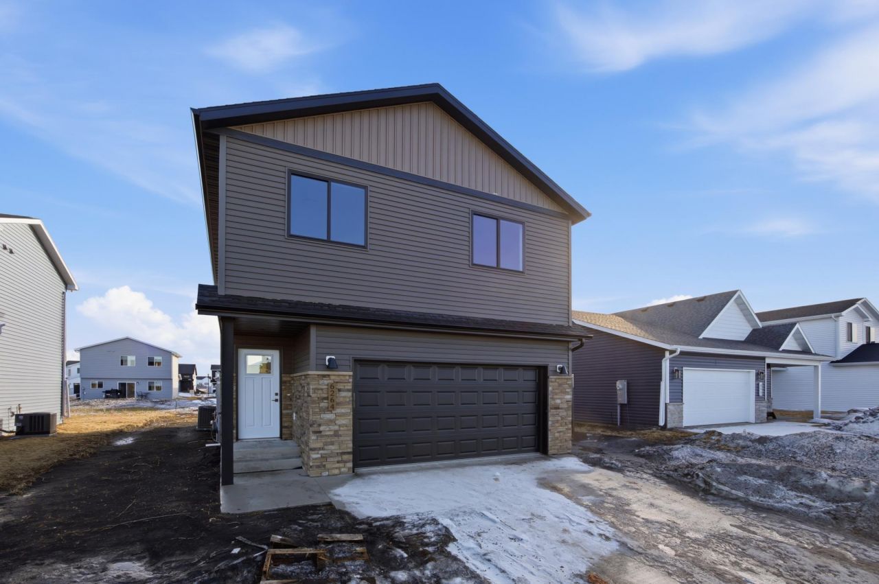 6264 86th Avenue S, Horace, ND 58047 Main Photo