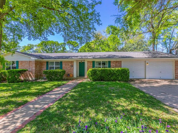 1808 N Beal ST, Belton, TX 76513