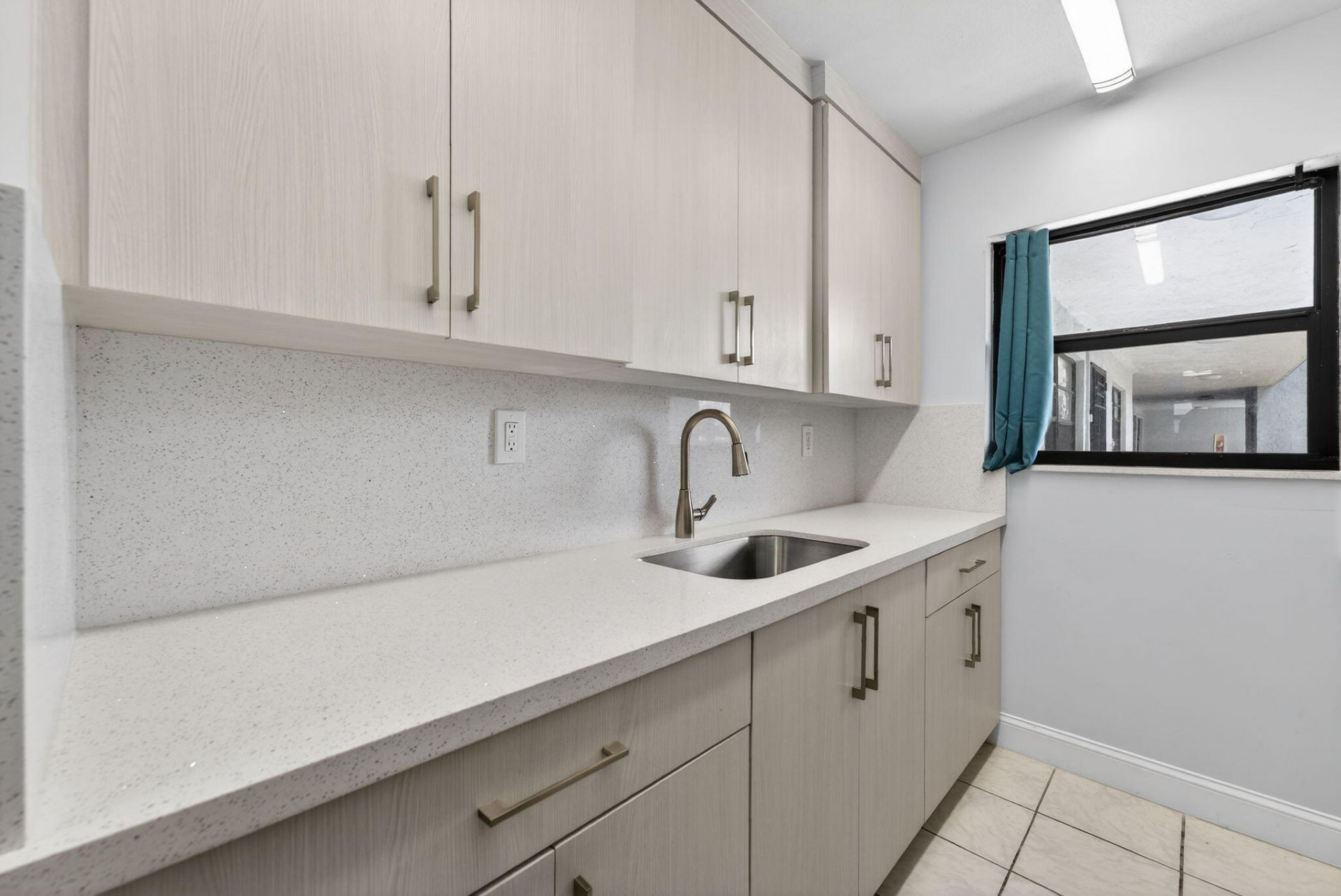 1335 W 68th Street, Unit 208, Hialeah, FL 33014 Photo