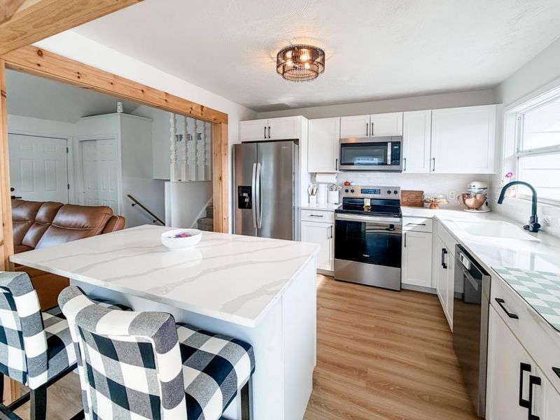 4819 Calvin Drive , Columbus, OH 43227 Photo 5