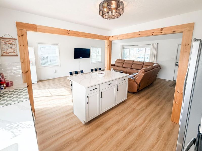 4819 Calvin Drive , Columbus, OH 43227 Photo 6