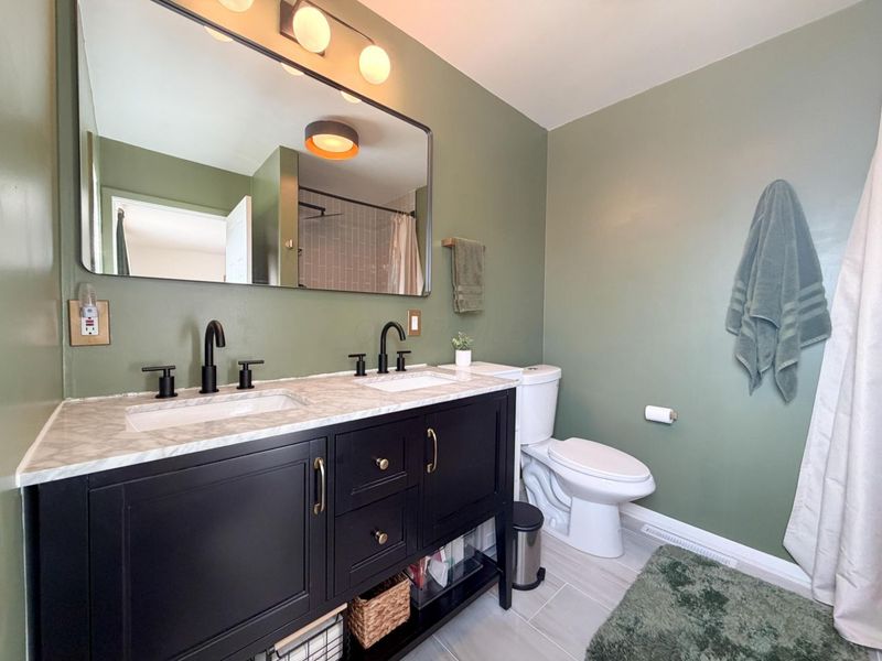 4819 Calvin Drive , Columbus, OH 43227 Photo 9