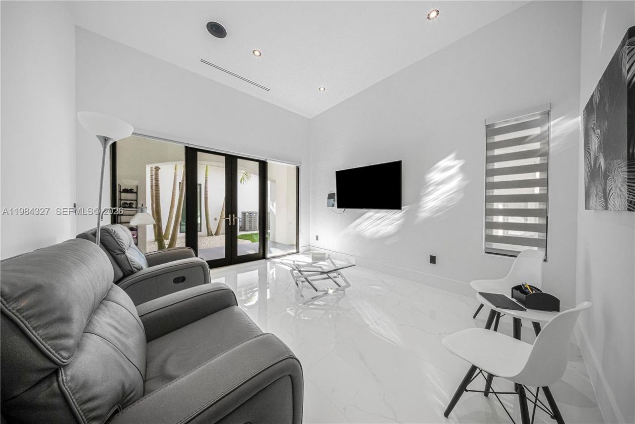 15620 SW 188th Ct, Miami, FL 33187 Photo