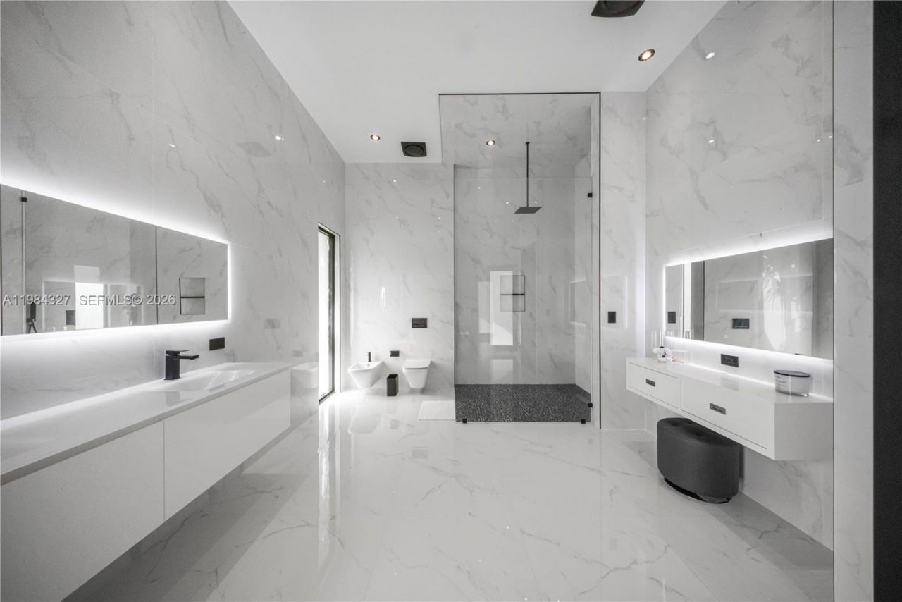 15620 SW 188th Ct, Miami, FL 33187 Photo