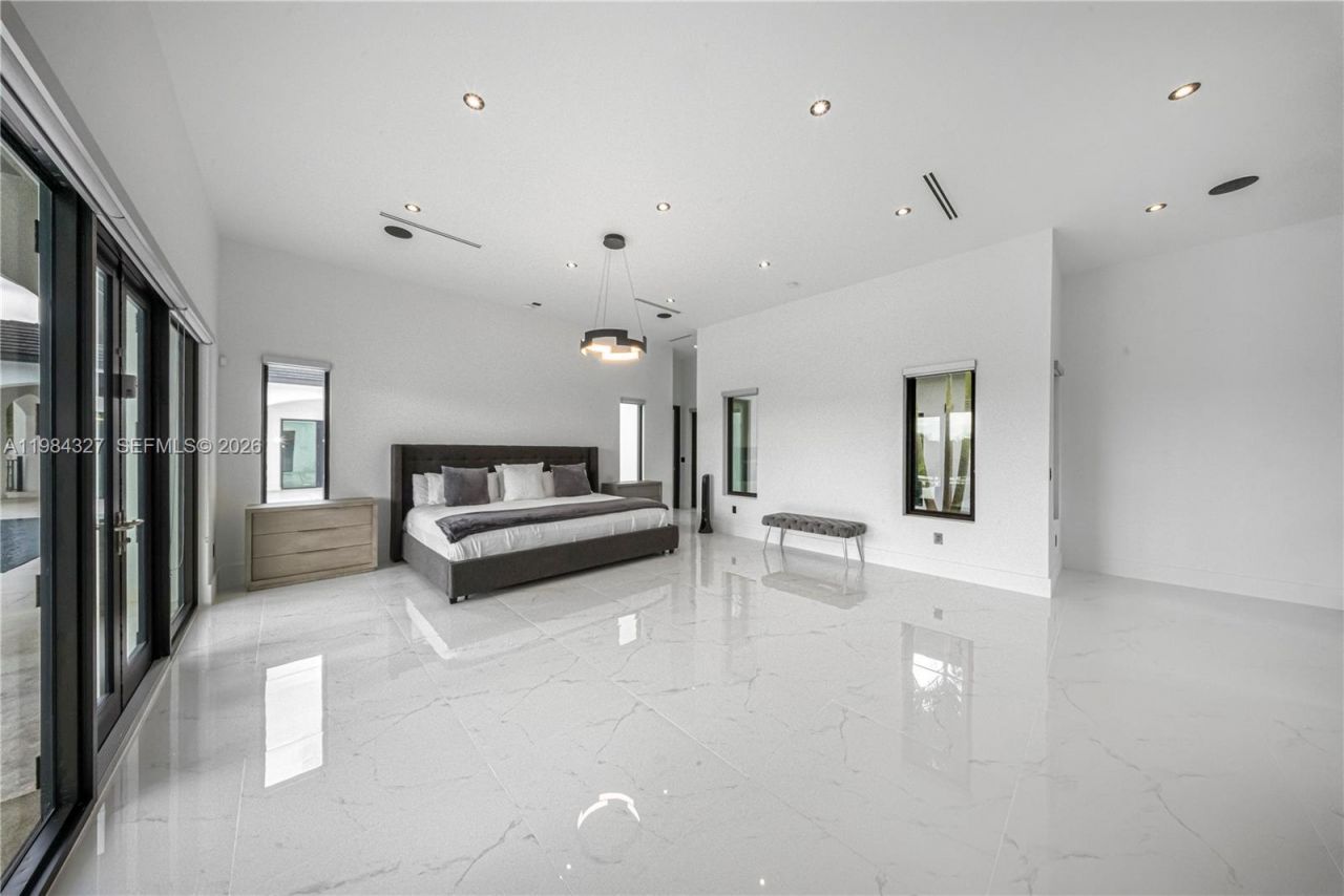 15620 SW 188th Ct, Miami, FL 33187 Photo