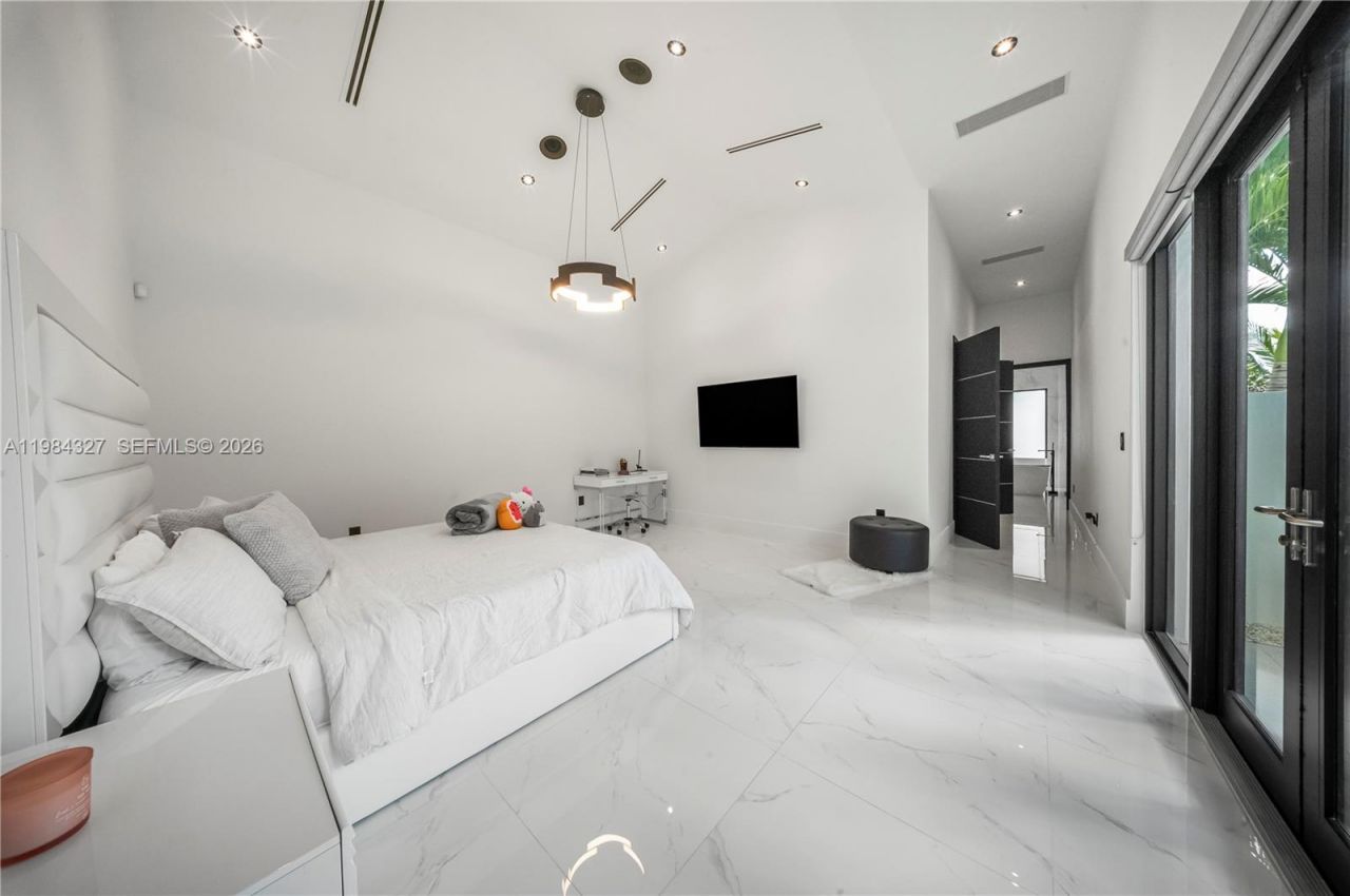 15620 SW 188th Ct, Miami, FL 33187 Photo