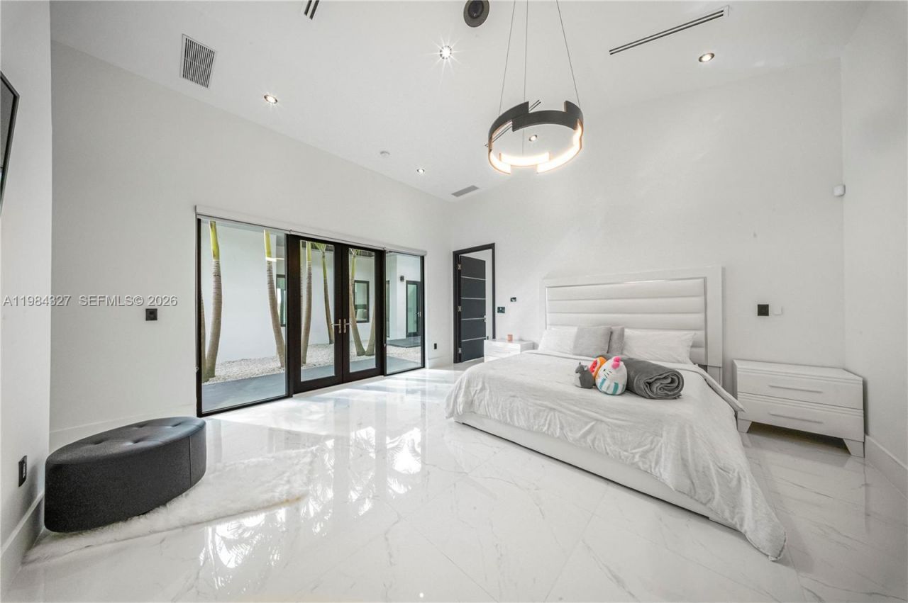 15620 SW 188th Ct, Miami, FL 33187 Photo