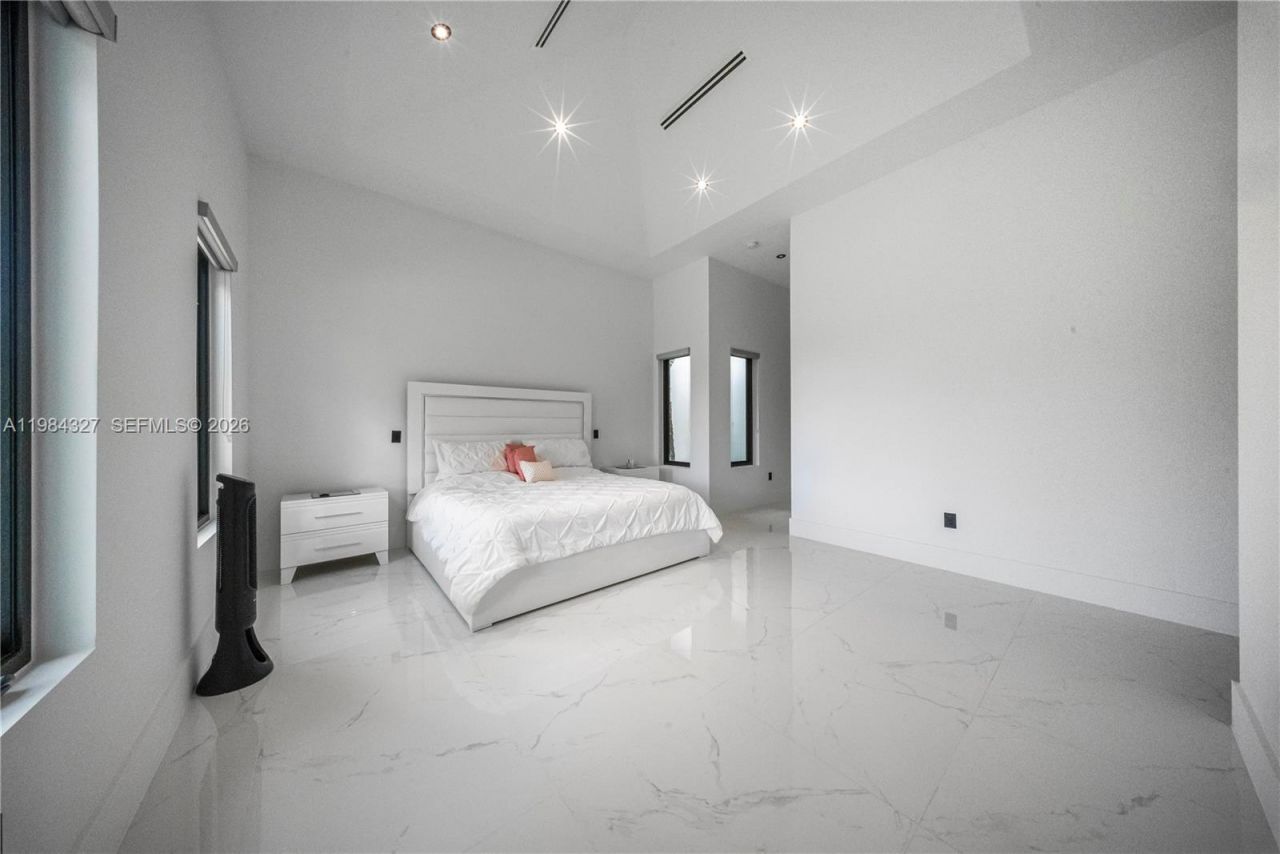 15620 SW 188th Ct, Miami, FL 33187 Photo