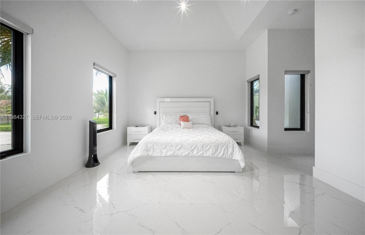 15620 SW 188th Ct, Miami, FL 33187 Photo