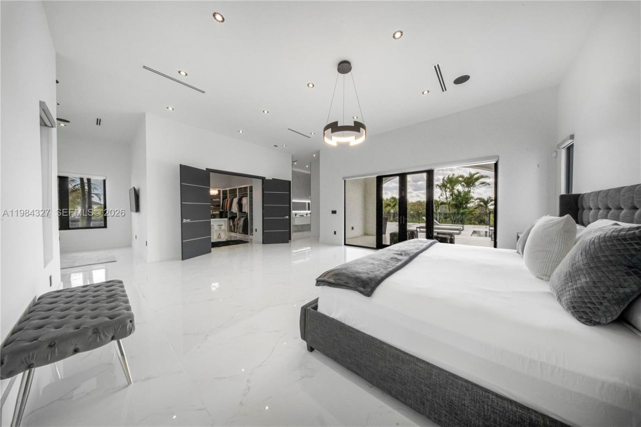 15620 SW 188th Ct, Miami, FL 33187 Photo