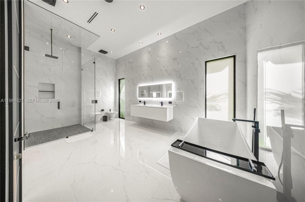 15620 SW 188th Ct, Miami, FL 33187 Photo