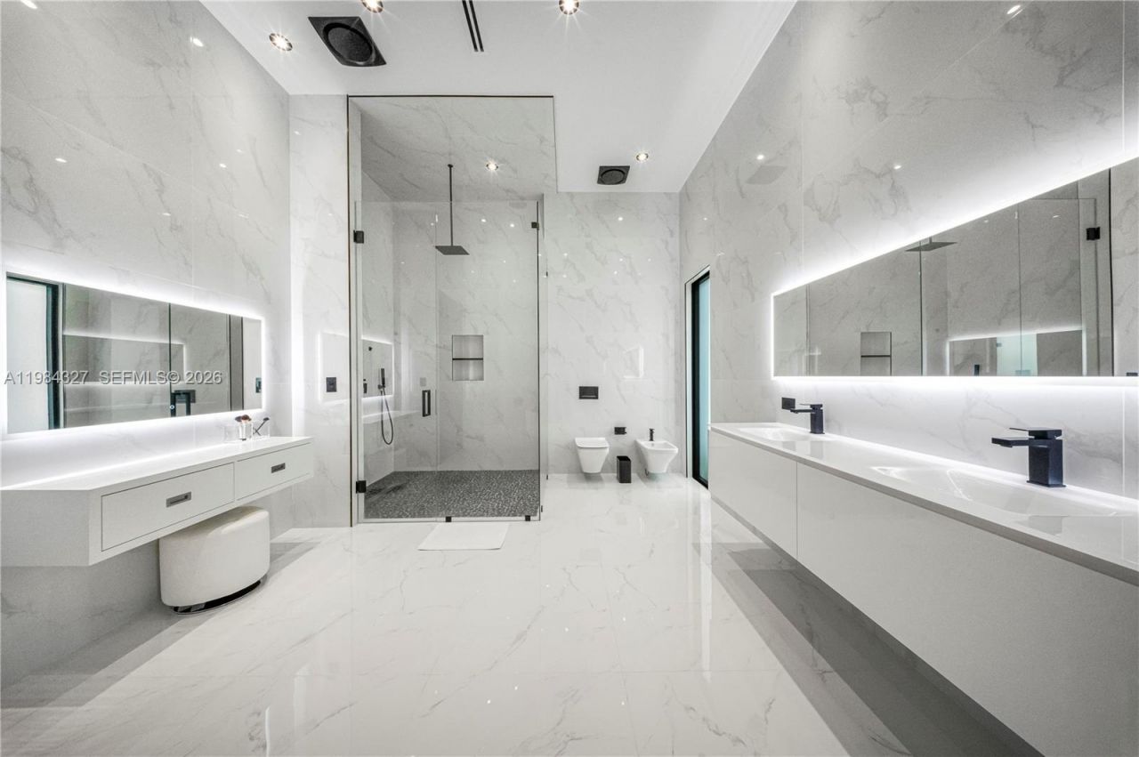 15620 SW 188th Ct, Miami, FL 33187 Photo