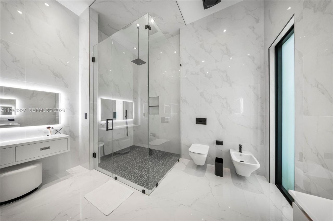 15620 SW 188th Ct, Miami, FL 33187 Photo