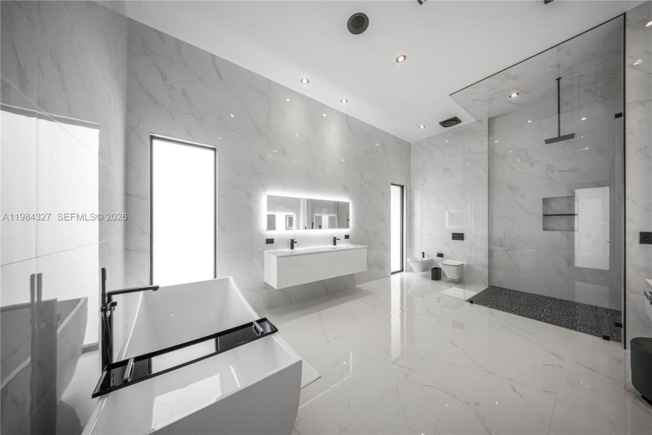 15620 SW 188th Ct, Miami, FL 33187 Photo