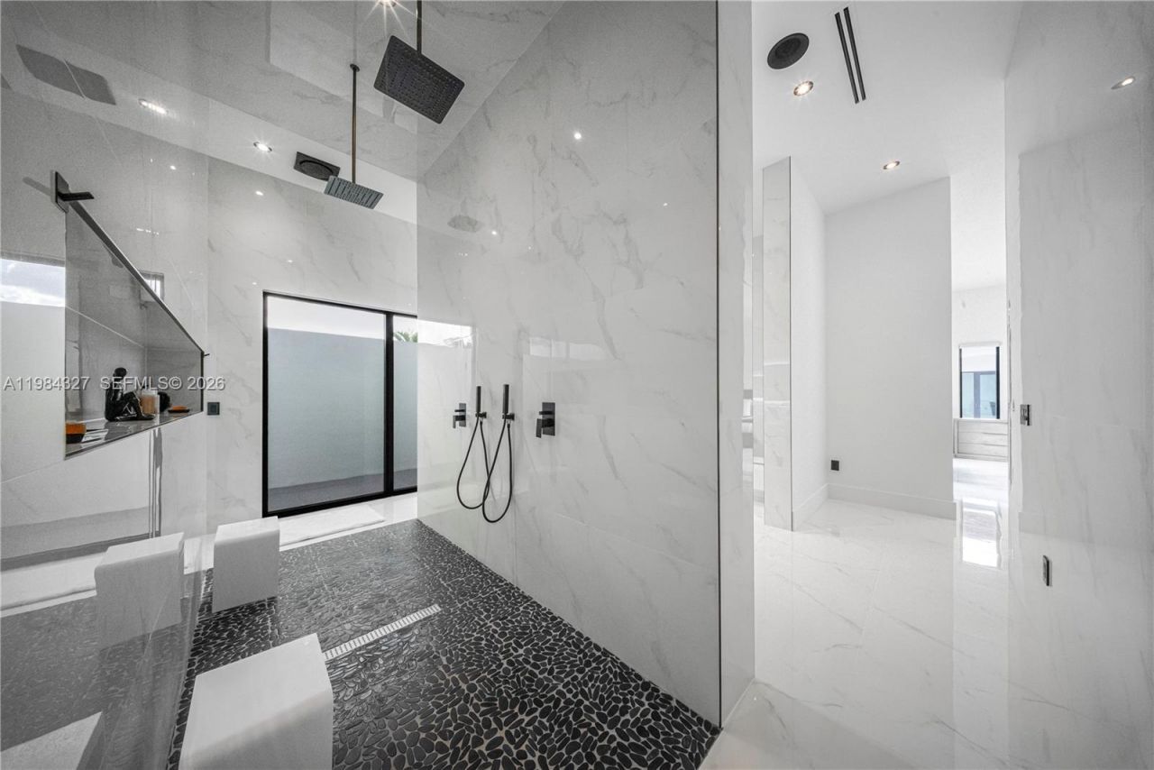 15620 SW 188th Ct, Miami, FL 33187 Photo