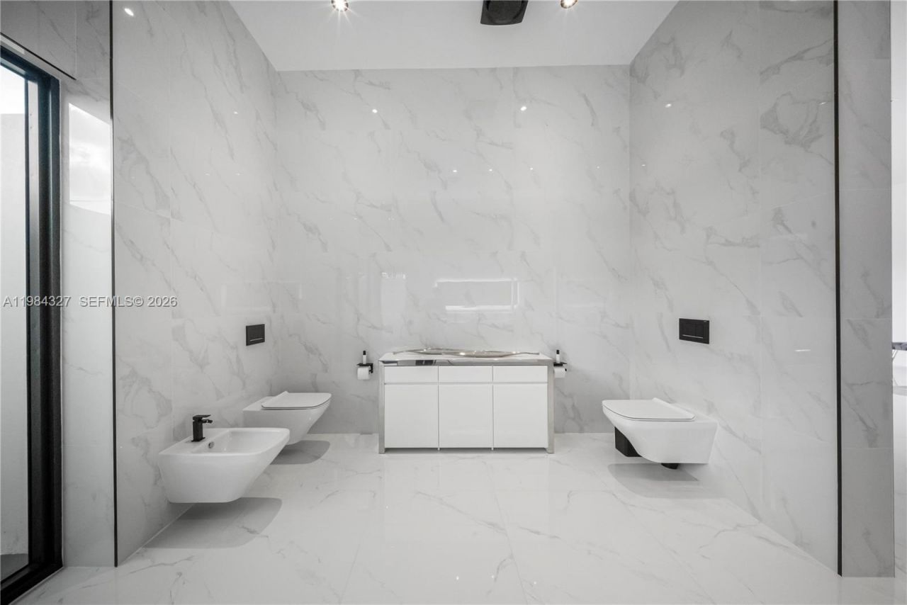 15620 SW 188th Ct, Miami, FL 33187 Photo