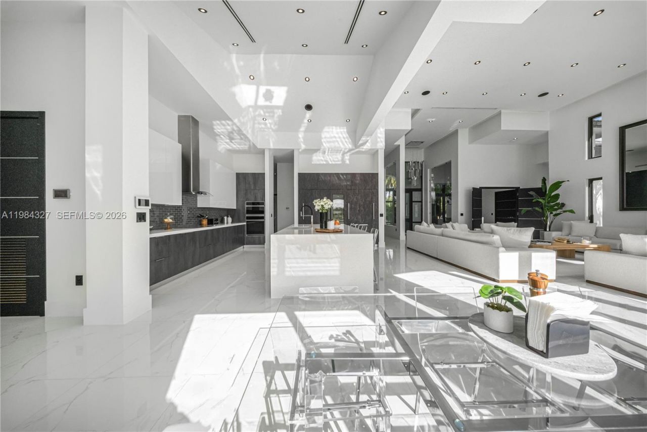 15620 SW 188th Ct, Miami, FL 33187 Photo