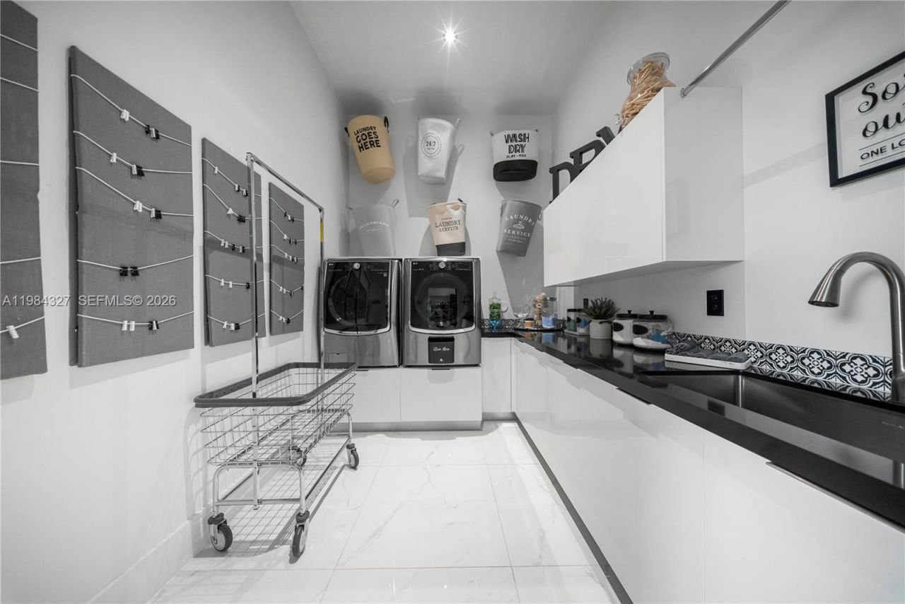 15620 SW 188th Ct, Miami, FL 33187 Photo