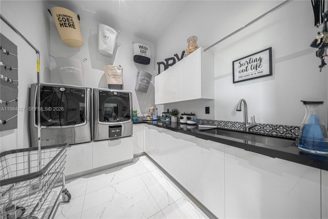 15620 SW 188th Ct, Miami, FL 33187 Photo