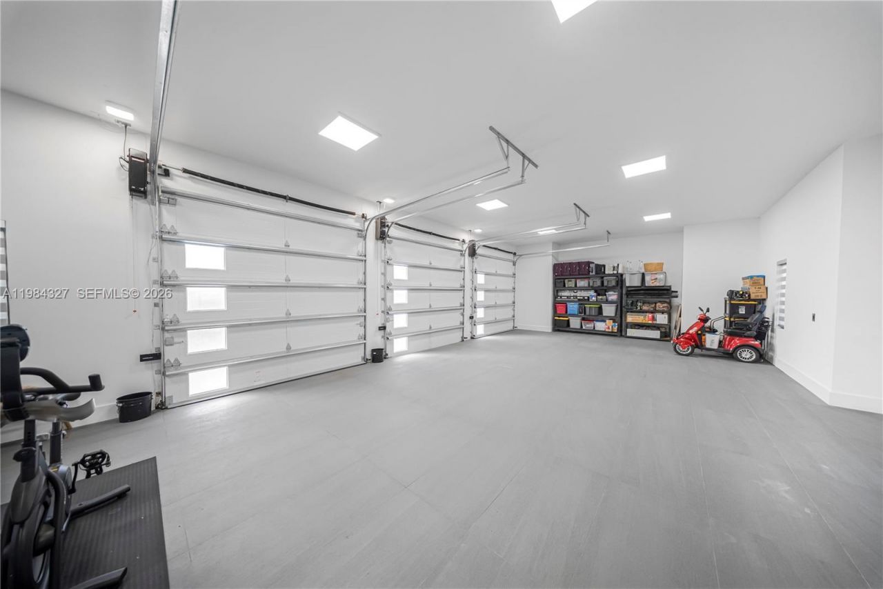 15620 SW 188th Ct, Miami, FL 33187 Photo