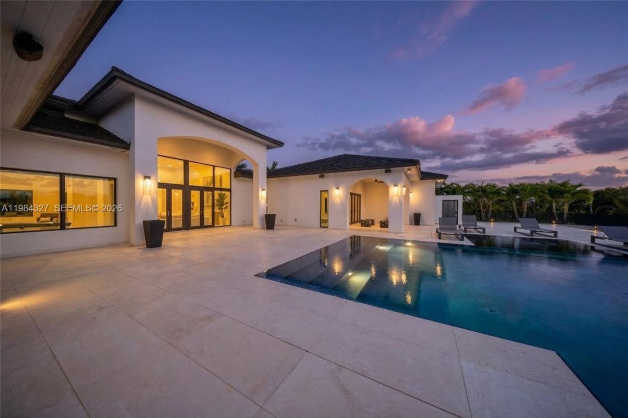 15620 SW 188th Ct, Miami, FL 33187 Photo