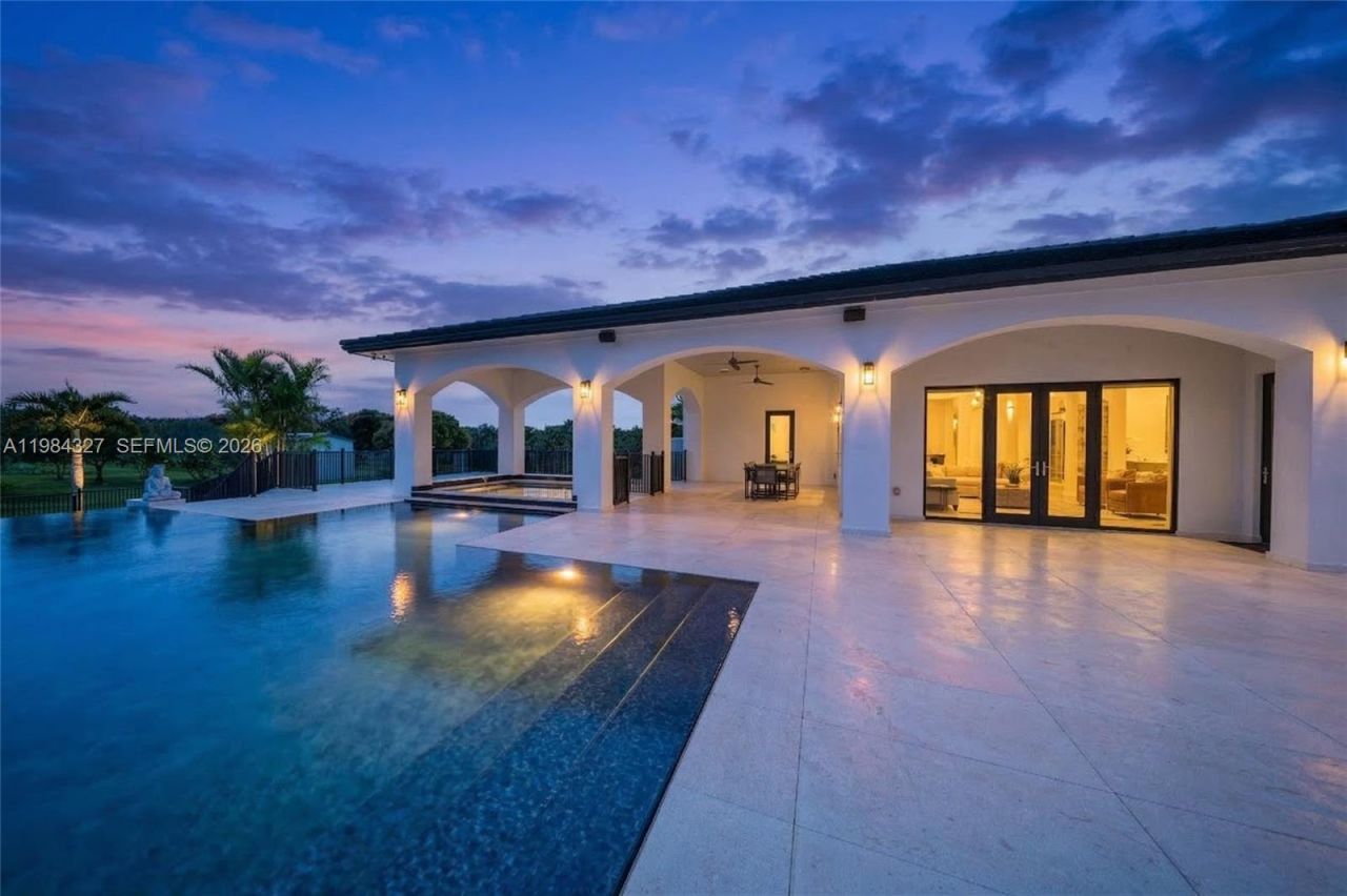 15620 SW 188th Ct, Miami, FL 33187 Photo