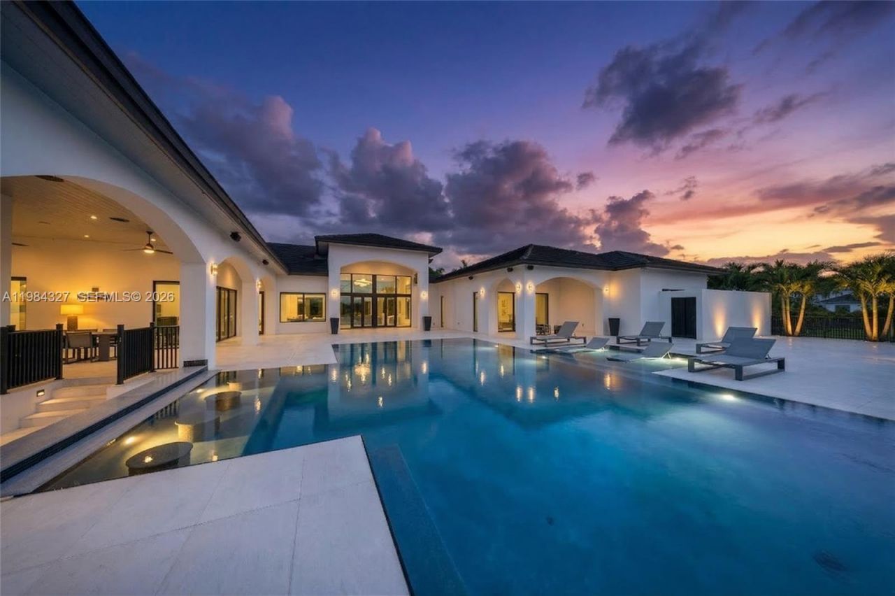 15620 SW 188th Ct, Miami, FL 33187 Photo