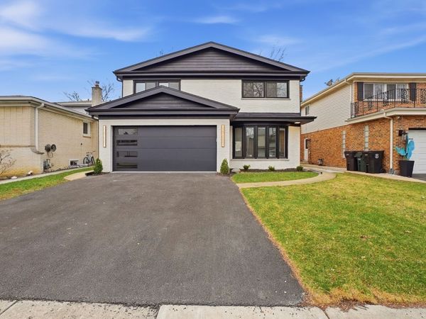 6850 Latrobe Avenue, Skokie, IL 60077