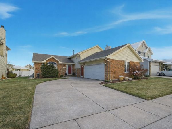 18641 Cedar Avenue , Country Club Hills, IL 60478