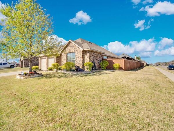 211 Hitt Street, Waxahachie, TX 75165