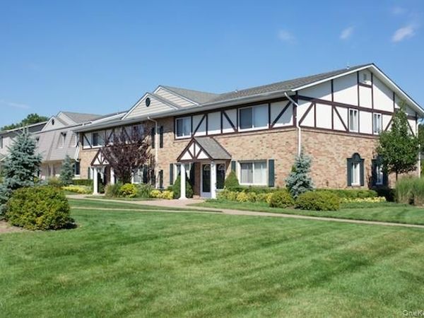 90 Moonlight Walk , Unit 90, Holbrook, NY 11741