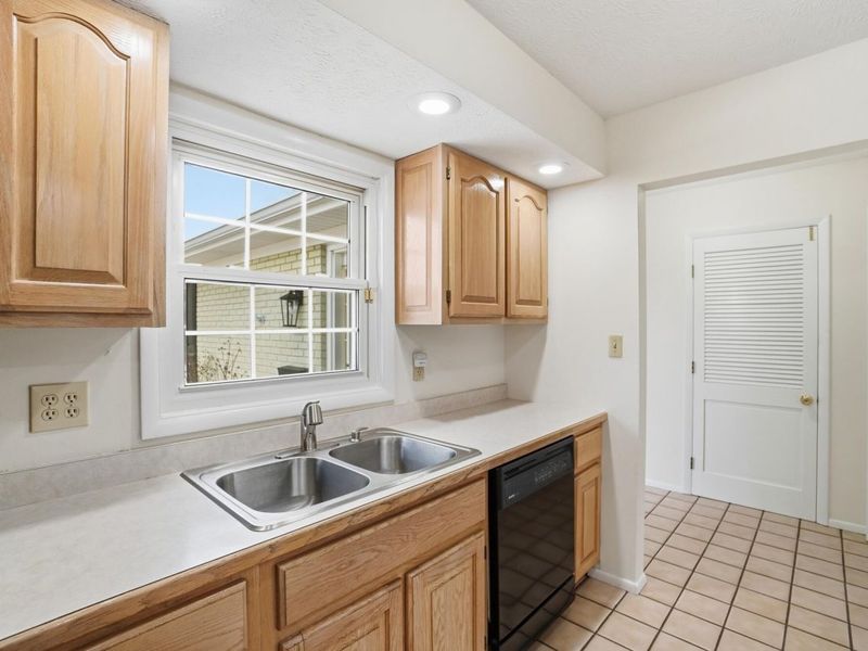 608 W Washington Street, New Carlisle, OH 45344 Photo 13