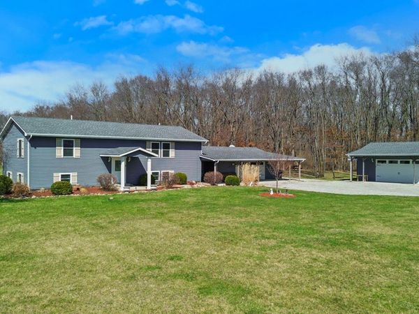 2892 E 800 N, Lake Village, IN 46349