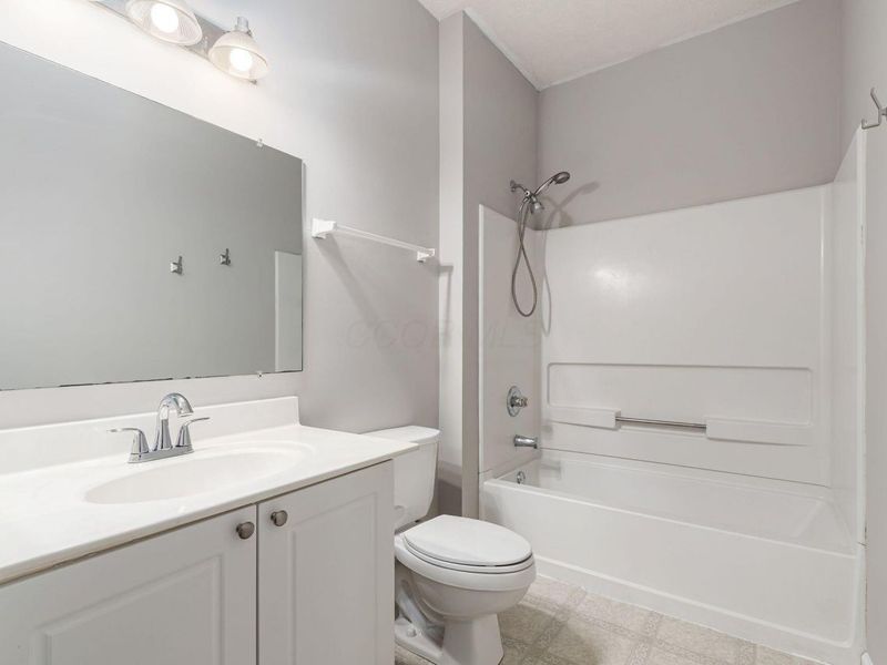 1838 Berrancher Drive , Columbus, OH 43228 Photo 15